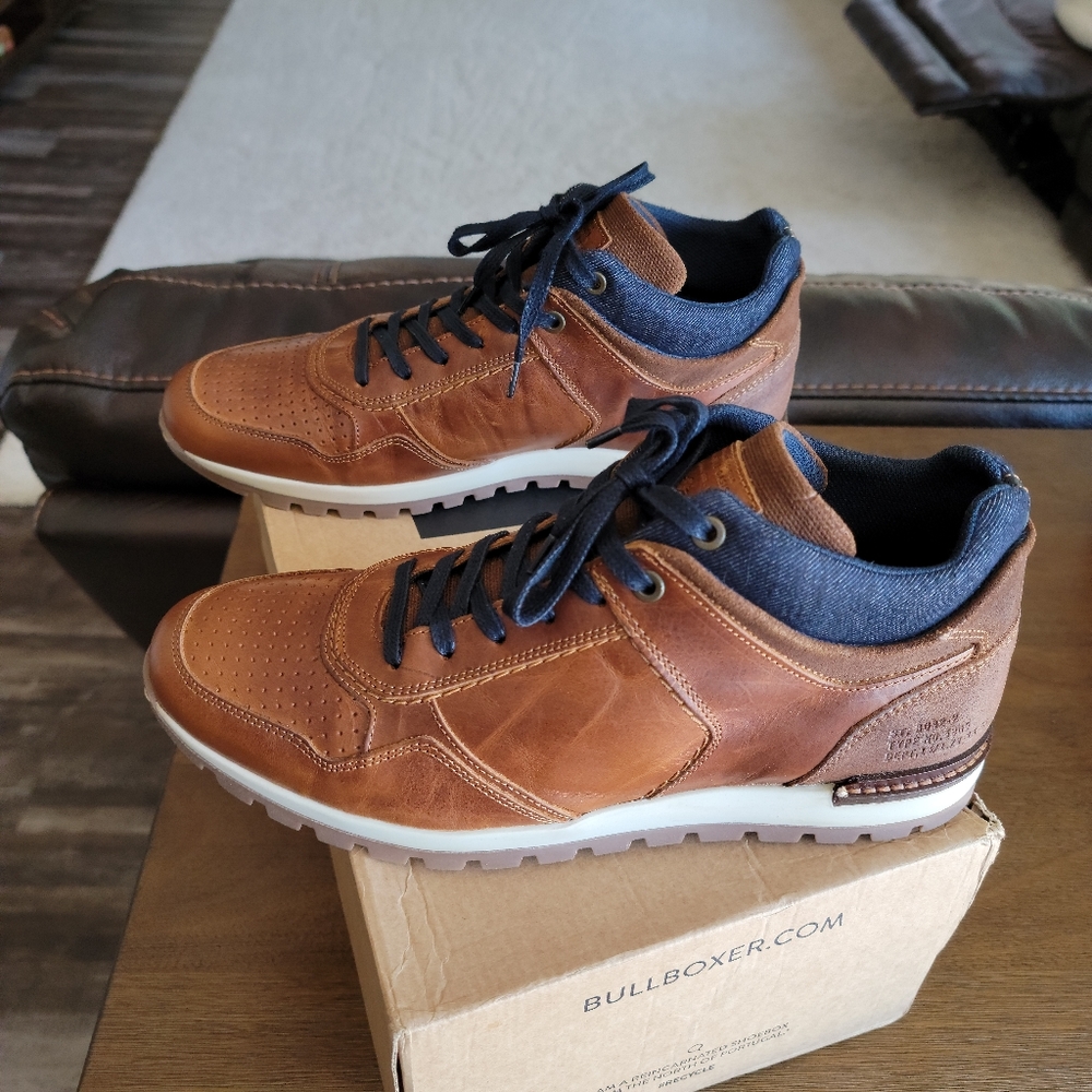 Brand new with box, mens Bullboxer hi top sneaker,  size 9, Cognac